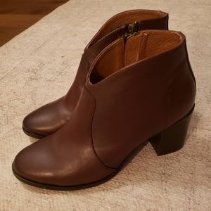 SOLD ❌️ Frye Nora Leather Wedge Booties